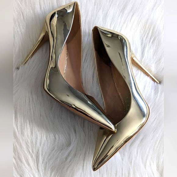 Aldo Shoes - Beautiful Metallic Gold Aldo pointed toe stilettos. 8.5